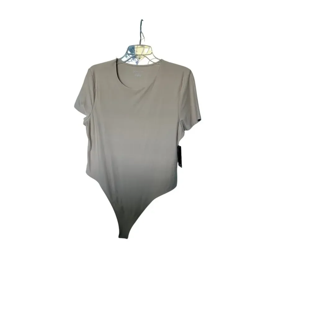 NWT No Boundaries Teens Tan short sleeve Body Fit Top Size XL (15-17).